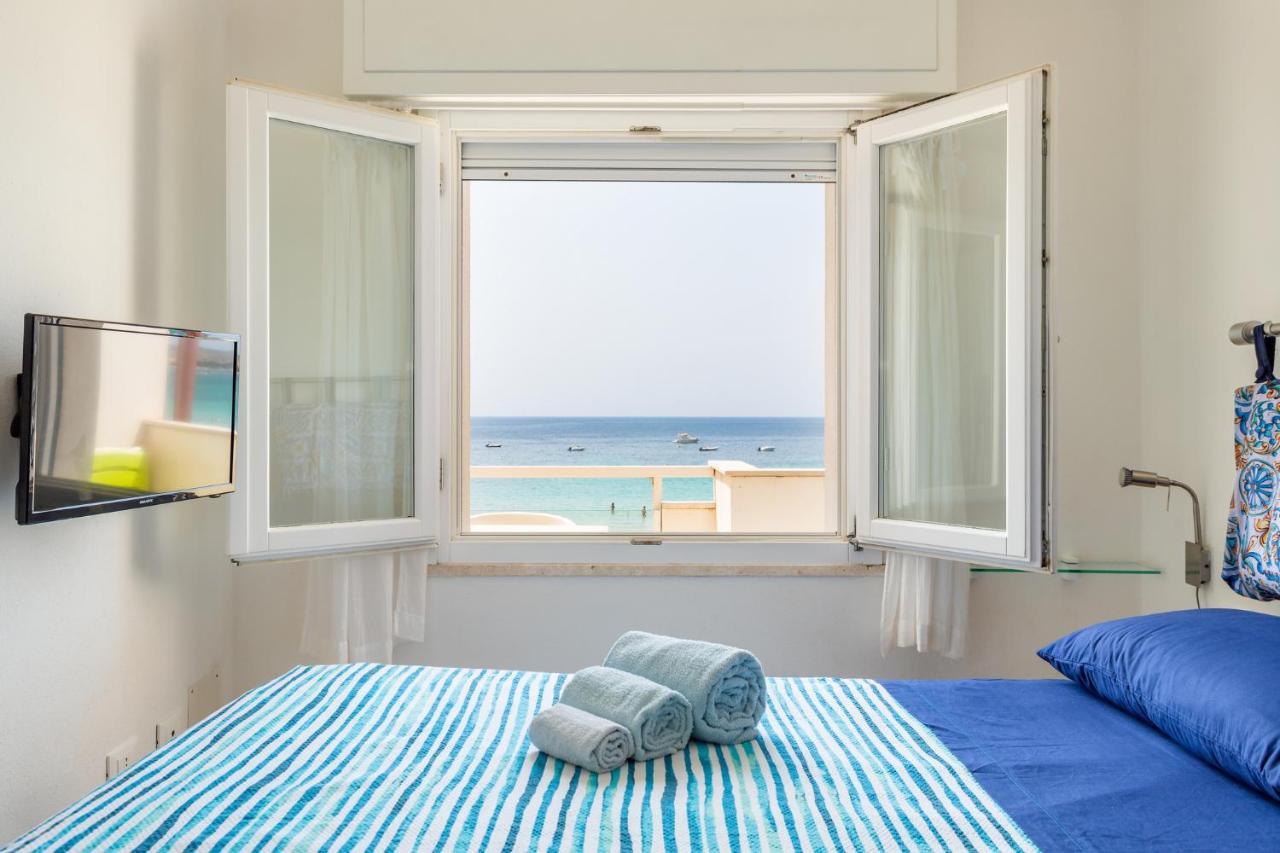 Appartamento Fronte Mare - Waterfront Apartment Putzu Idu Exterior foto